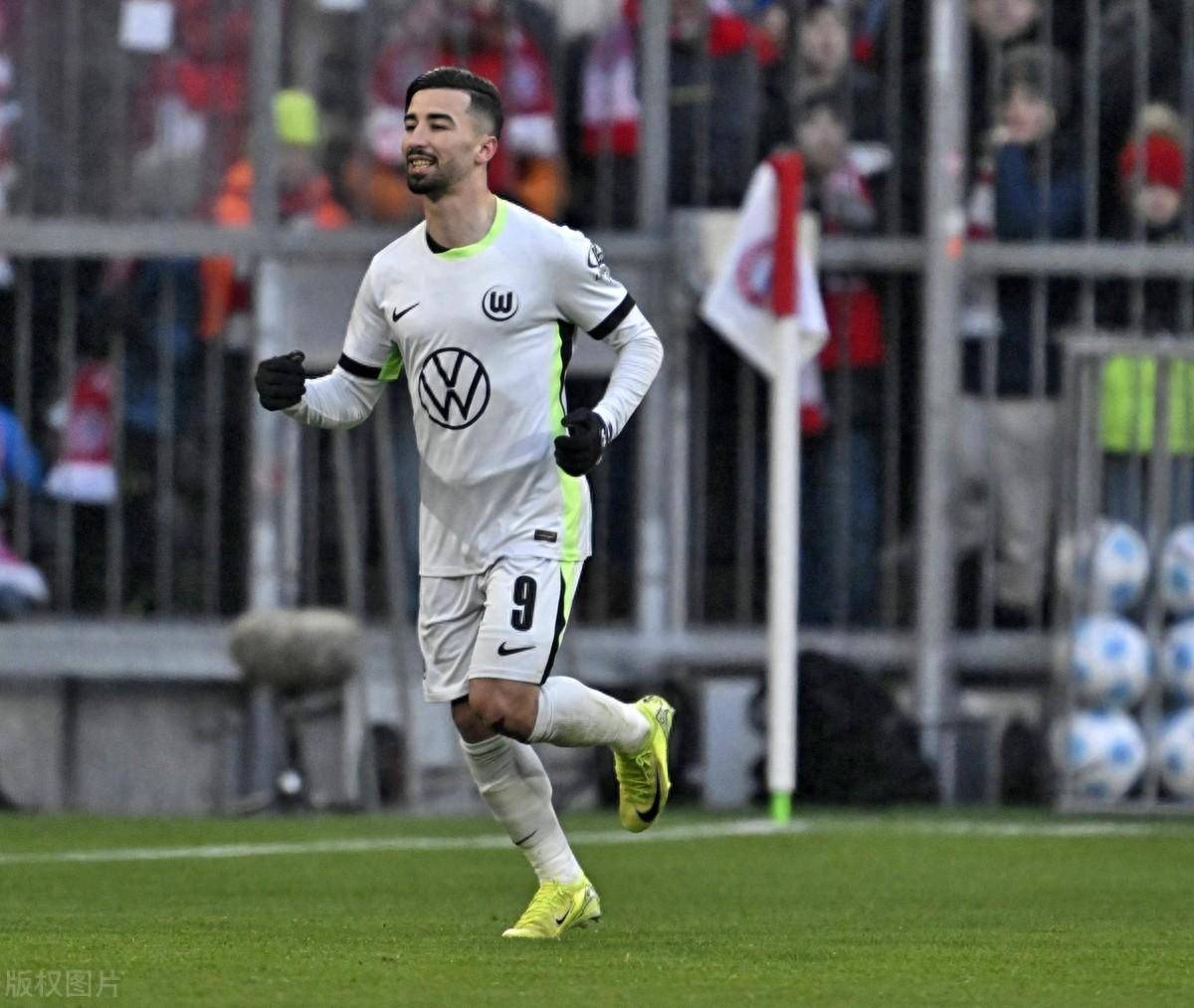 欧塞尔高远射破门,为球队带来胜利 欧塞尔高远射破门,为球队带来胜利