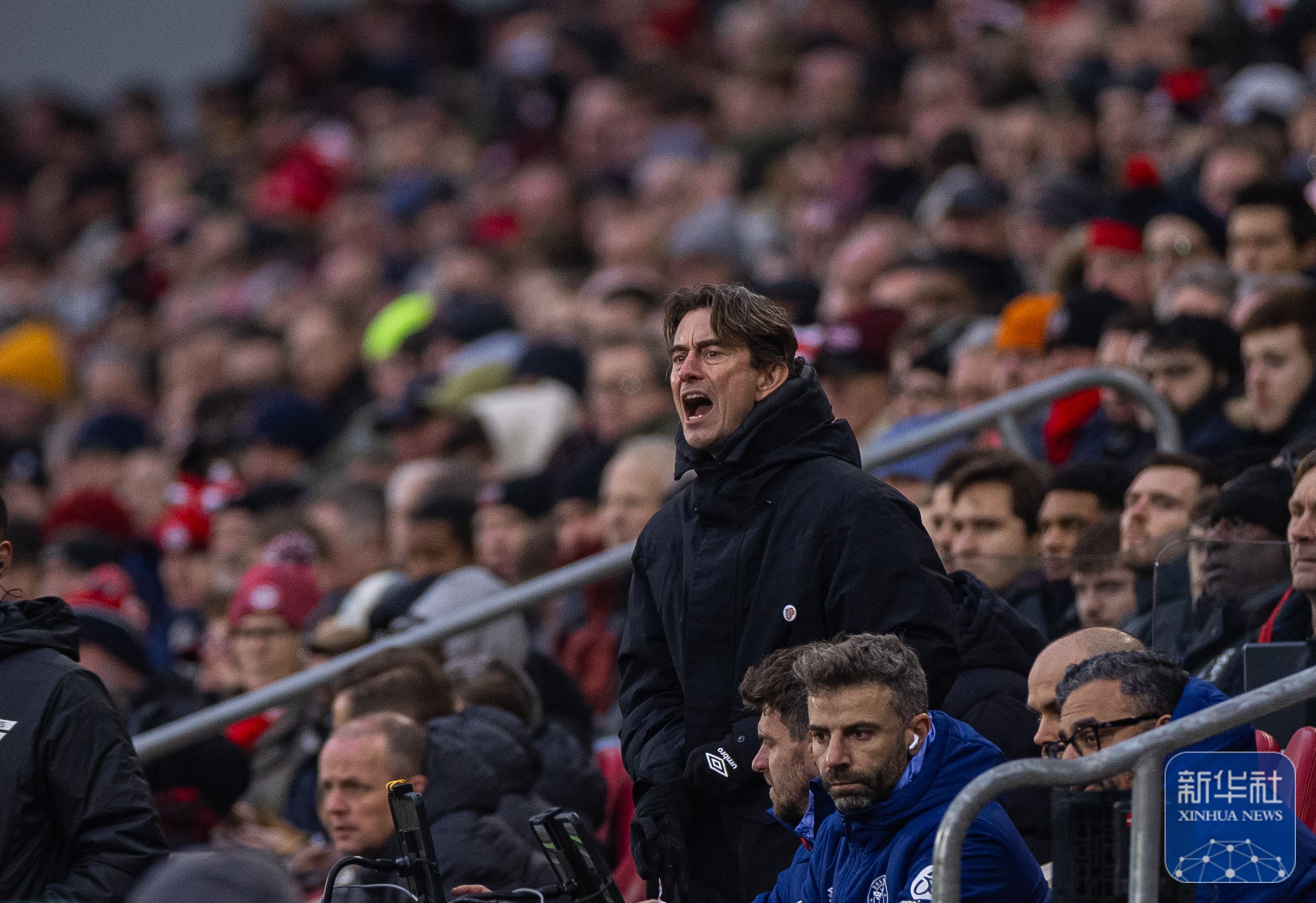 开云体育下载-利物浦客场逼平沃特福德，遭遇阻击