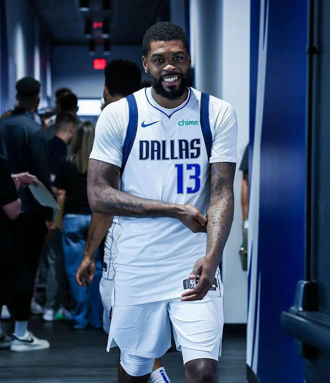 关于球队老将伤停困扰,新秀崭露头角的信息 关于球队老将伤停困扰,新秀崭露头角的信息