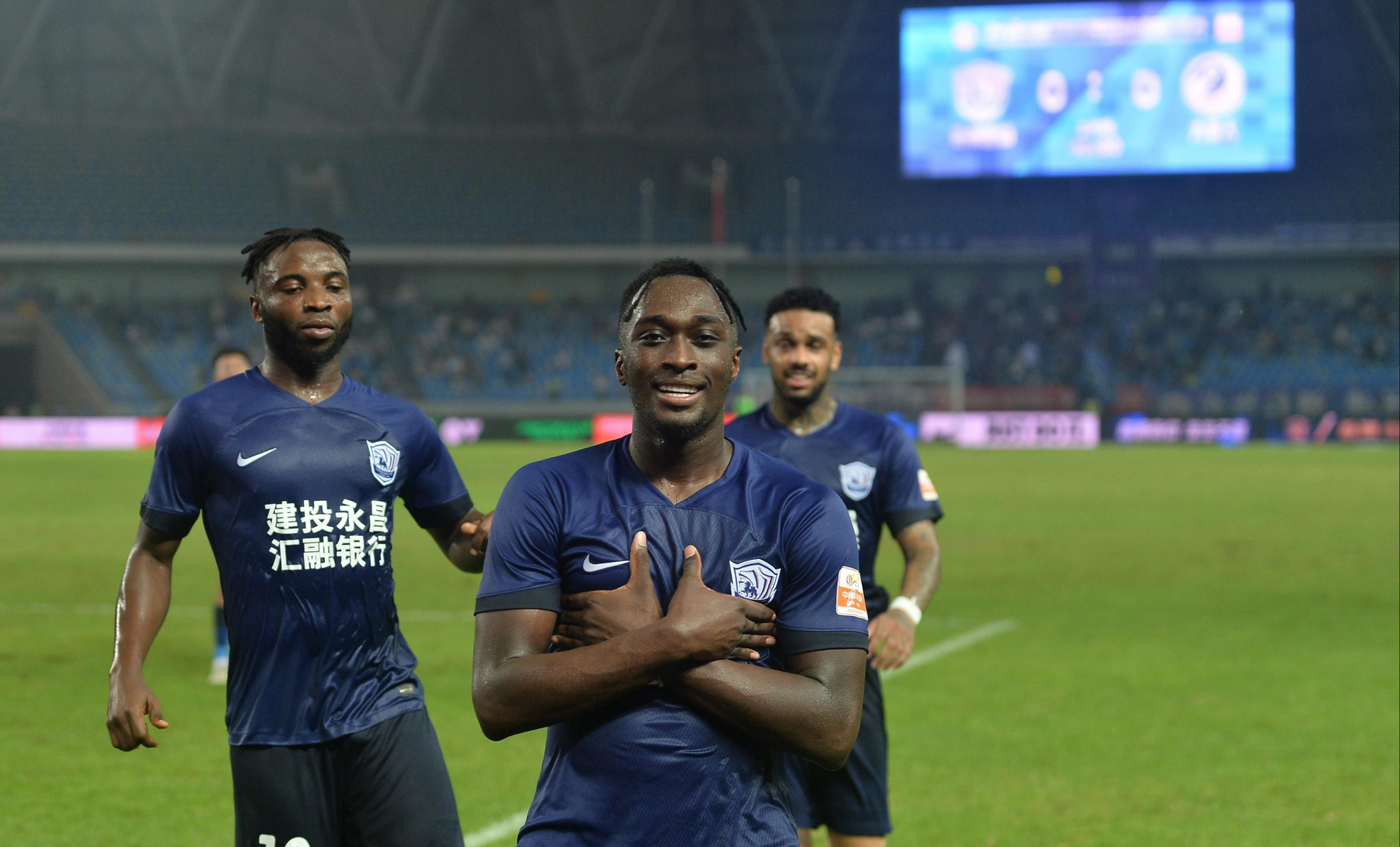 球星们在比赛中大放异彩,带来绝佳表现 球星们在比赛中大放异彩,带来绝佳表现