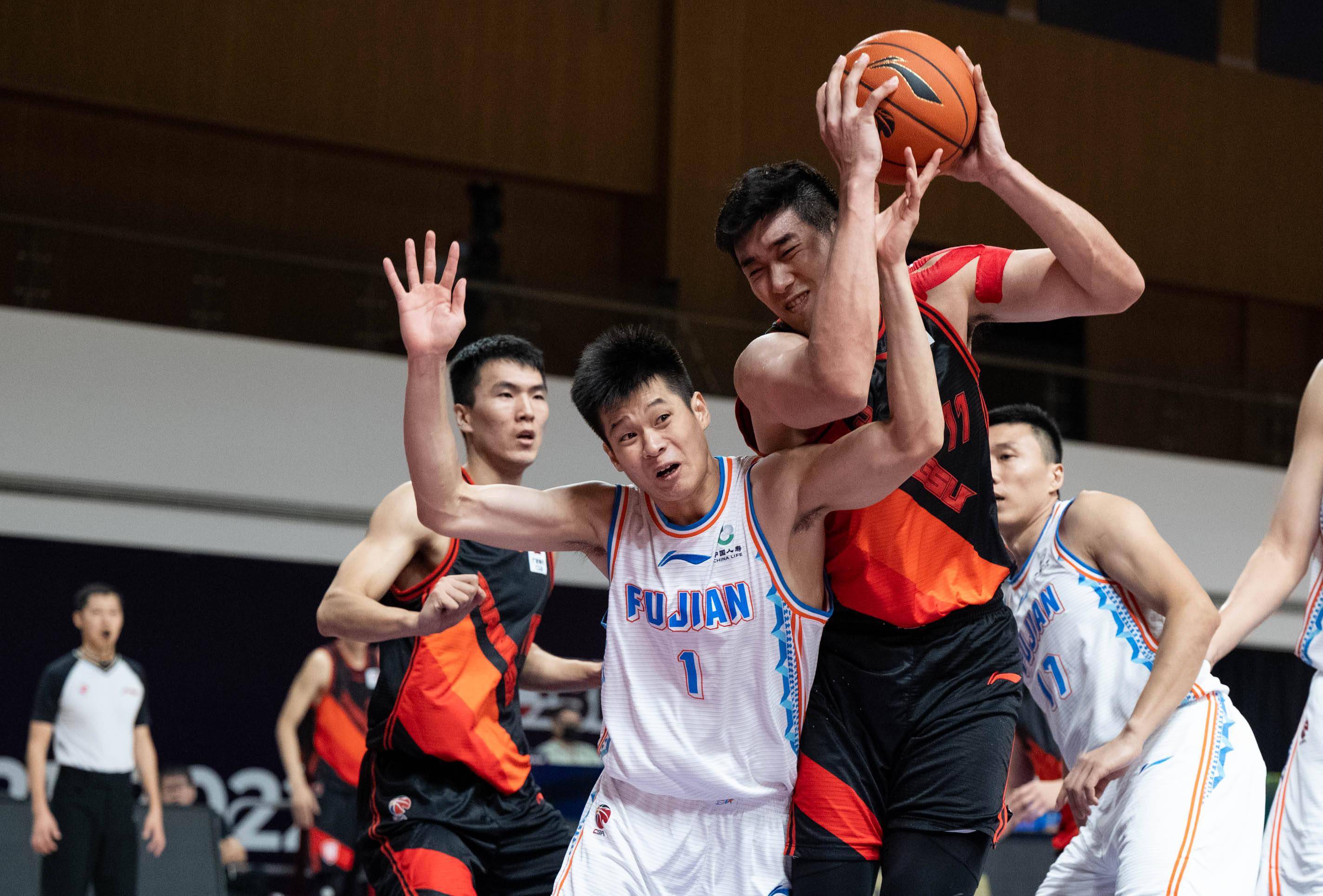 湖南男篮凭借团队协作获得胜利,实力突显的简单介绍 湖南男篮凭借团队协作获得胜利,实力突显的简单介绍