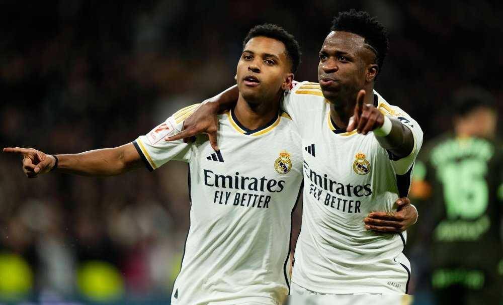 开云体育官网-包含欧洲豪门间的较量，拼尽全力争夺胜利的词条