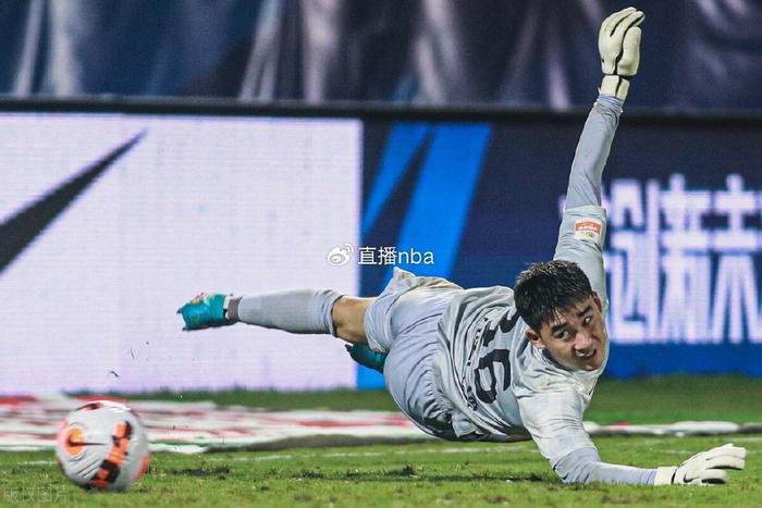 开云体育APP下载-包含主力中场爆发异军突起，球风成为队内亮点的词条