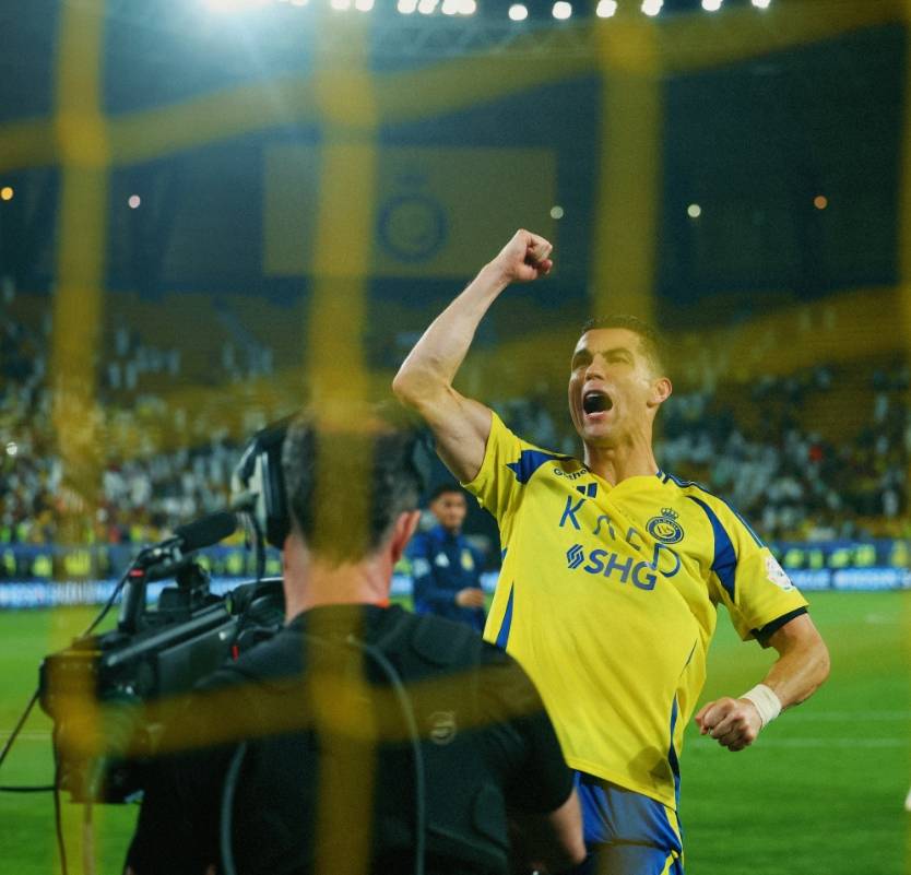 开云APP-包含外援梅开二度，球队客场再获胜利的词条