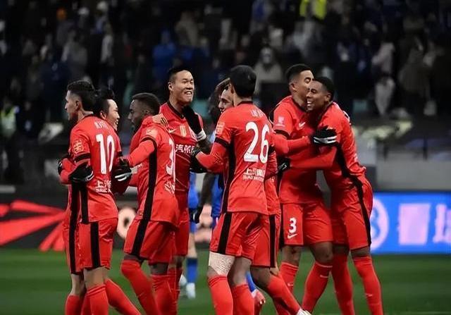 亚眠球员集体训练备战下一场比赛的简单介绍 亚眠球员集体训练备战下一场比赛的简单介绍