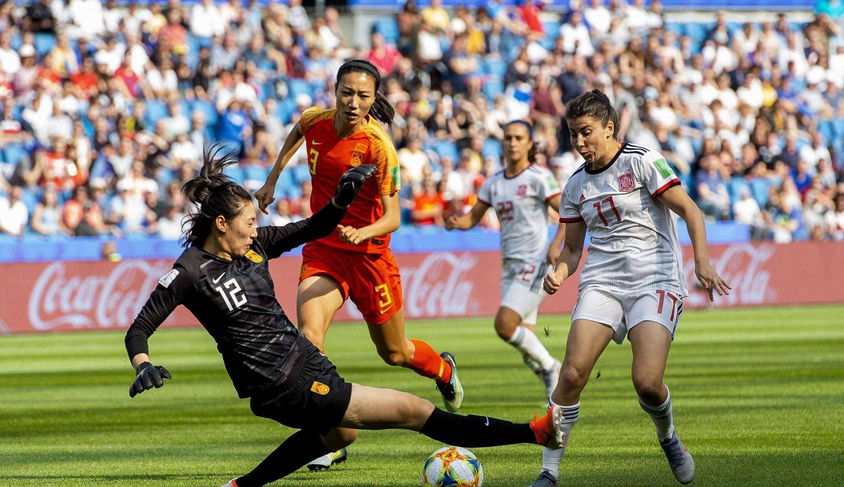 中国女足队员在亚洲比赛中的出色发挥 中国女足队员在亚洲比赛中的出色发挥