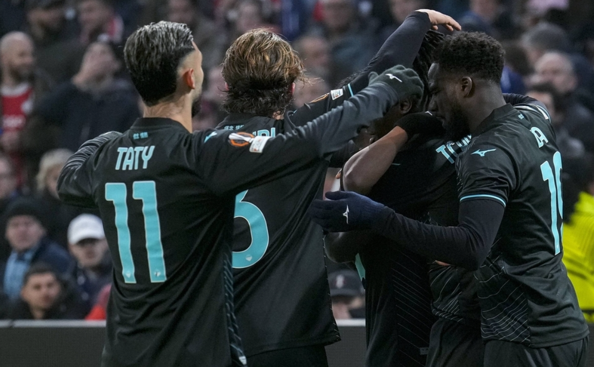 开云体育APP下载-阿联酋拳击选手力克对手，闯入四强