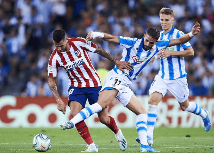 皇马两强相争双方难分胜负 皇马两强相争双方难分胜负