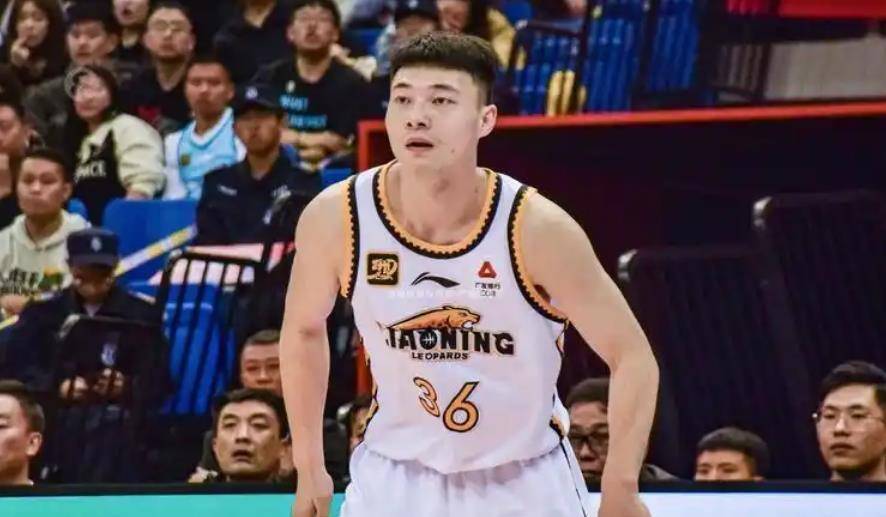 开云平台-中场大将连场送出助攻，助球队赢得关键三分的简单介绍