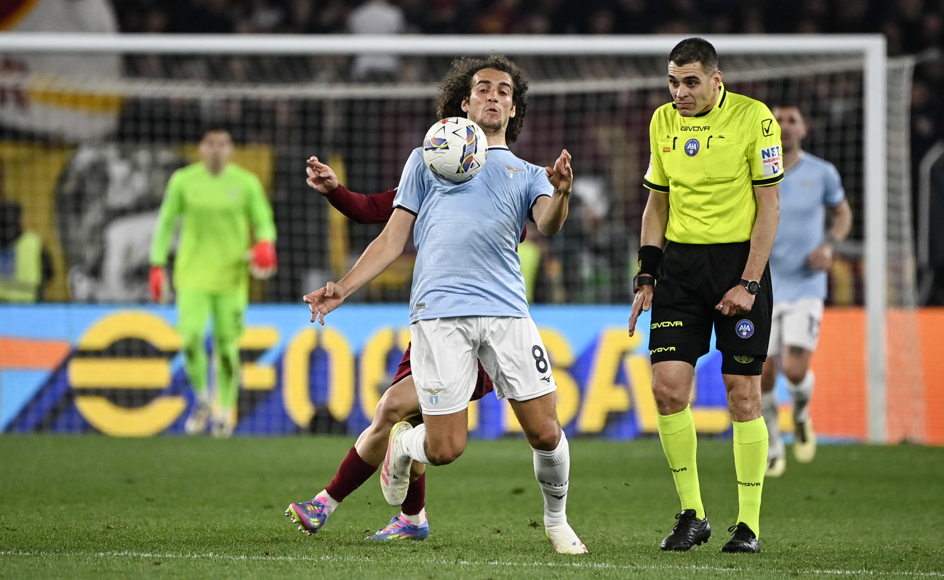 开云体育下载-关于意大利足坛的争霸战愈演愈烈的信息