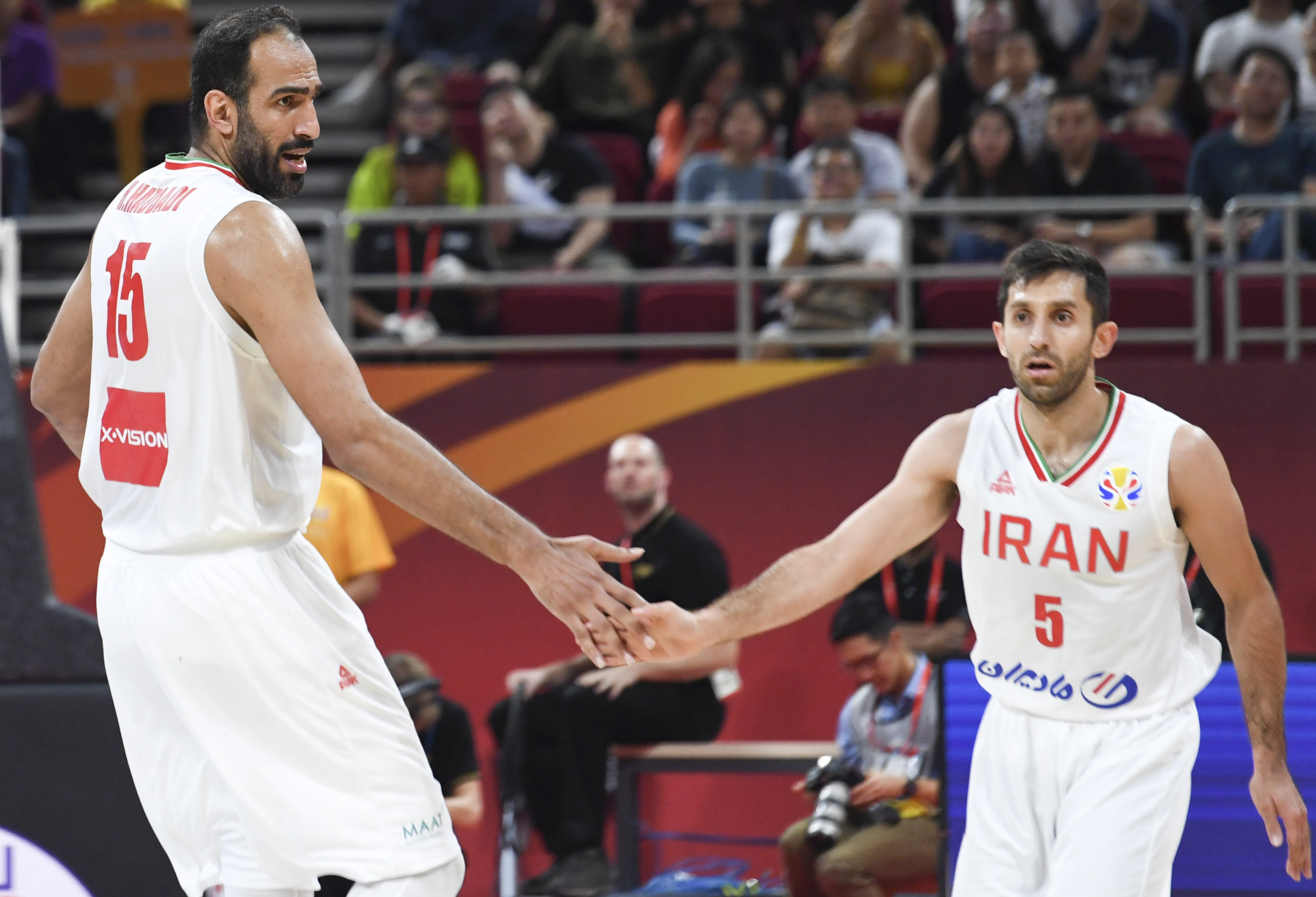 开云体育官方网站-伊朗篮球职业场赛程密集，势均力敌纷歧争胜