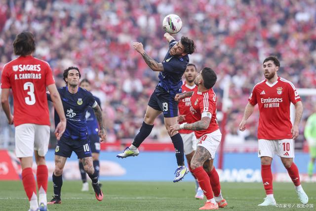 开云下载-西班牙豪门之间的较量，焦点比赛引爆舞台