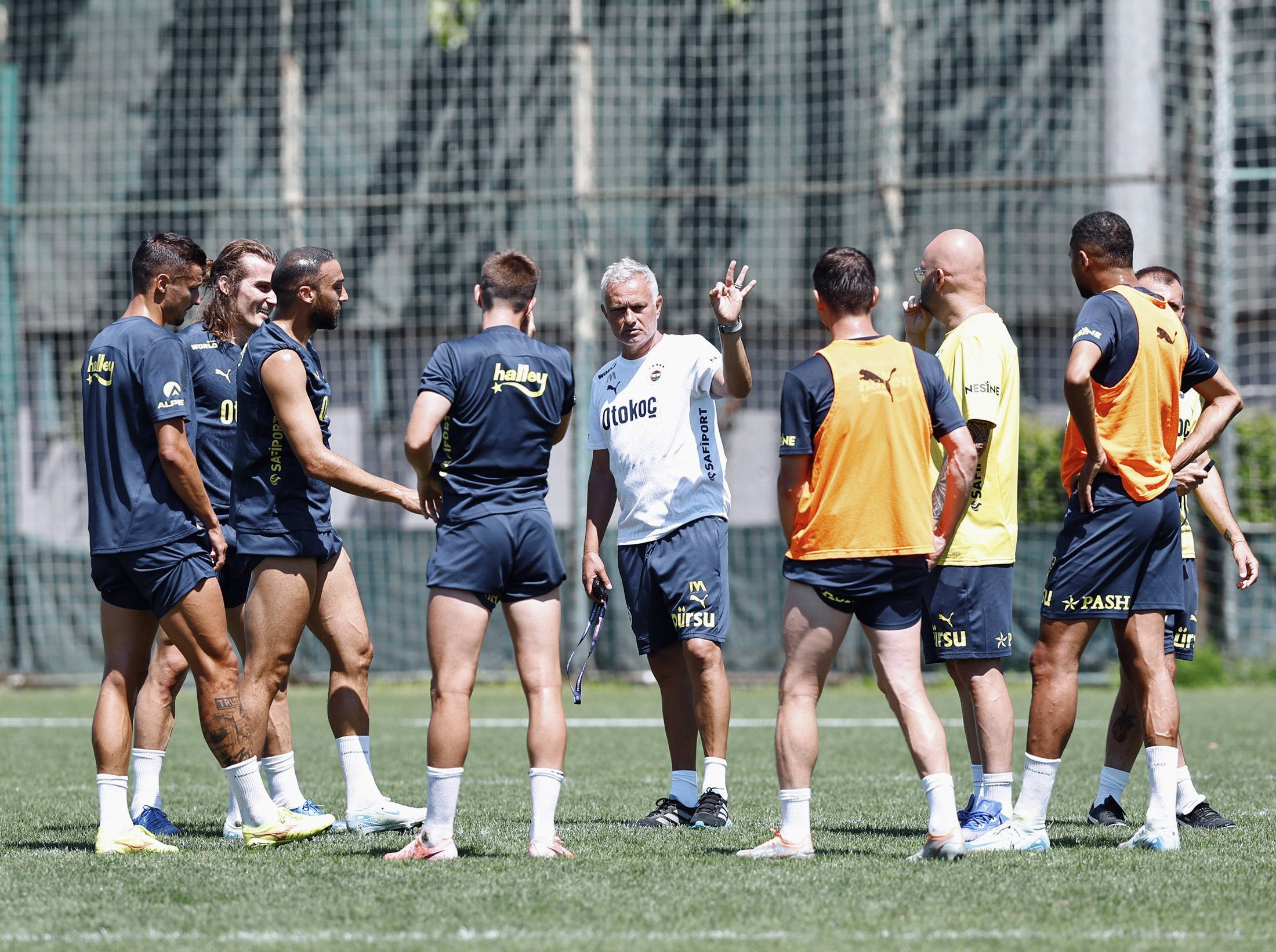 尼斯球员备战下一场比赛 尼斯球员备战下一场比赛