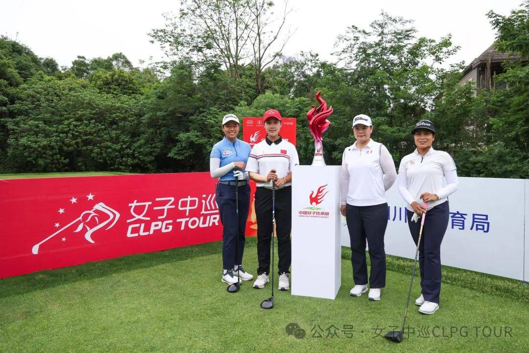 首进女子团体赛,锦标夺冠震撼全场 首进女子团体赛,锦标夺冠震撼全场