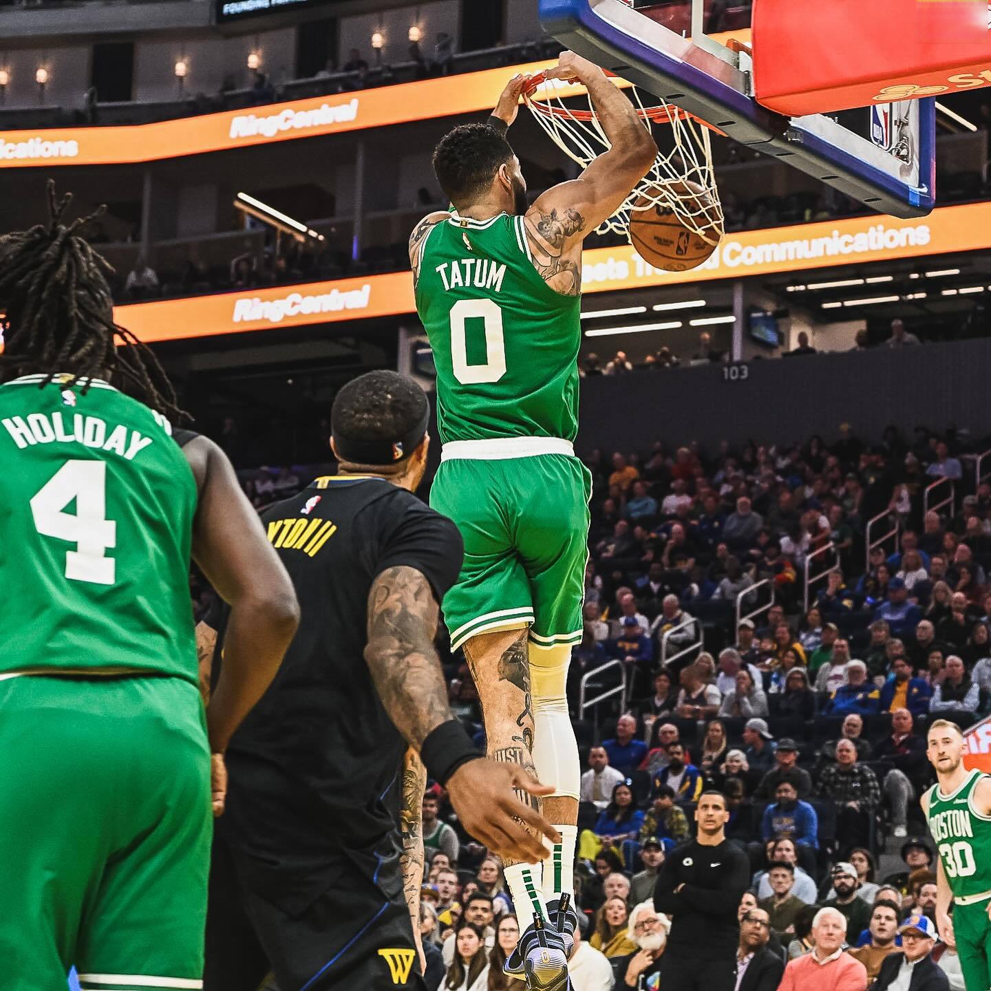 凯尔特人客场胜雷霆,Tatum关键时刻稳定表现带队赢得胜利 凯尔特人客场胜雷霆,Tatum关键时刻稳定表现带队赢得胜利