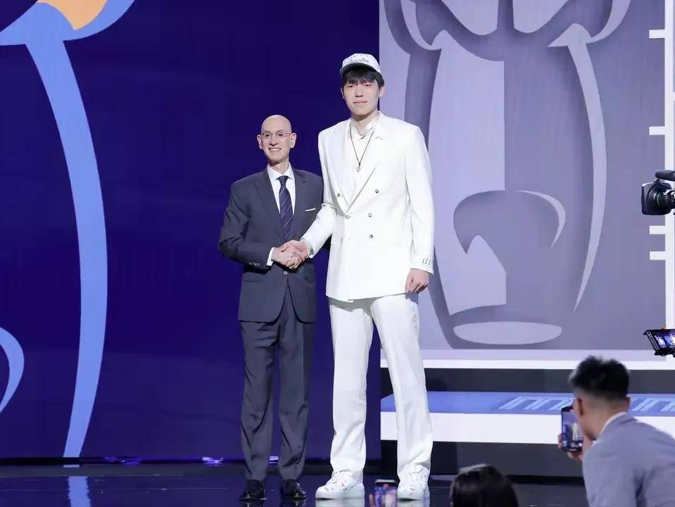 开云体育登录-开拓者宣布签约重要替补，加强深度阵容