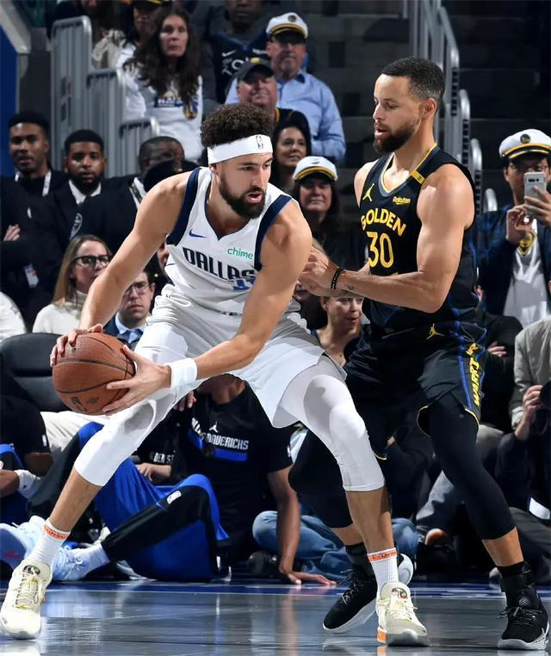 开云平台-关于独行侠主场击退爵士，晋级西部半决赛的信息