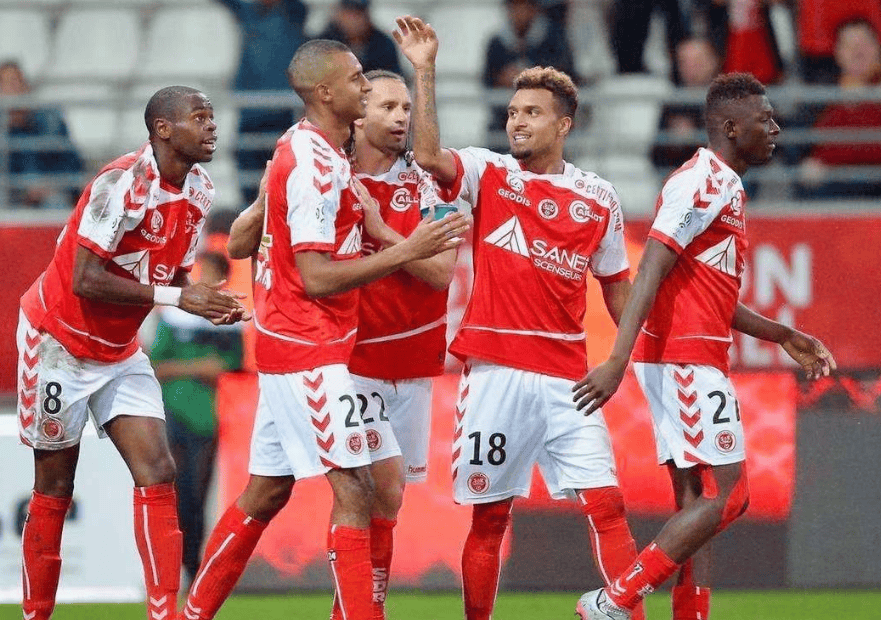 里尔主场憾负,状态令人堪忧 里尔主场憾负,状态令人堪忧