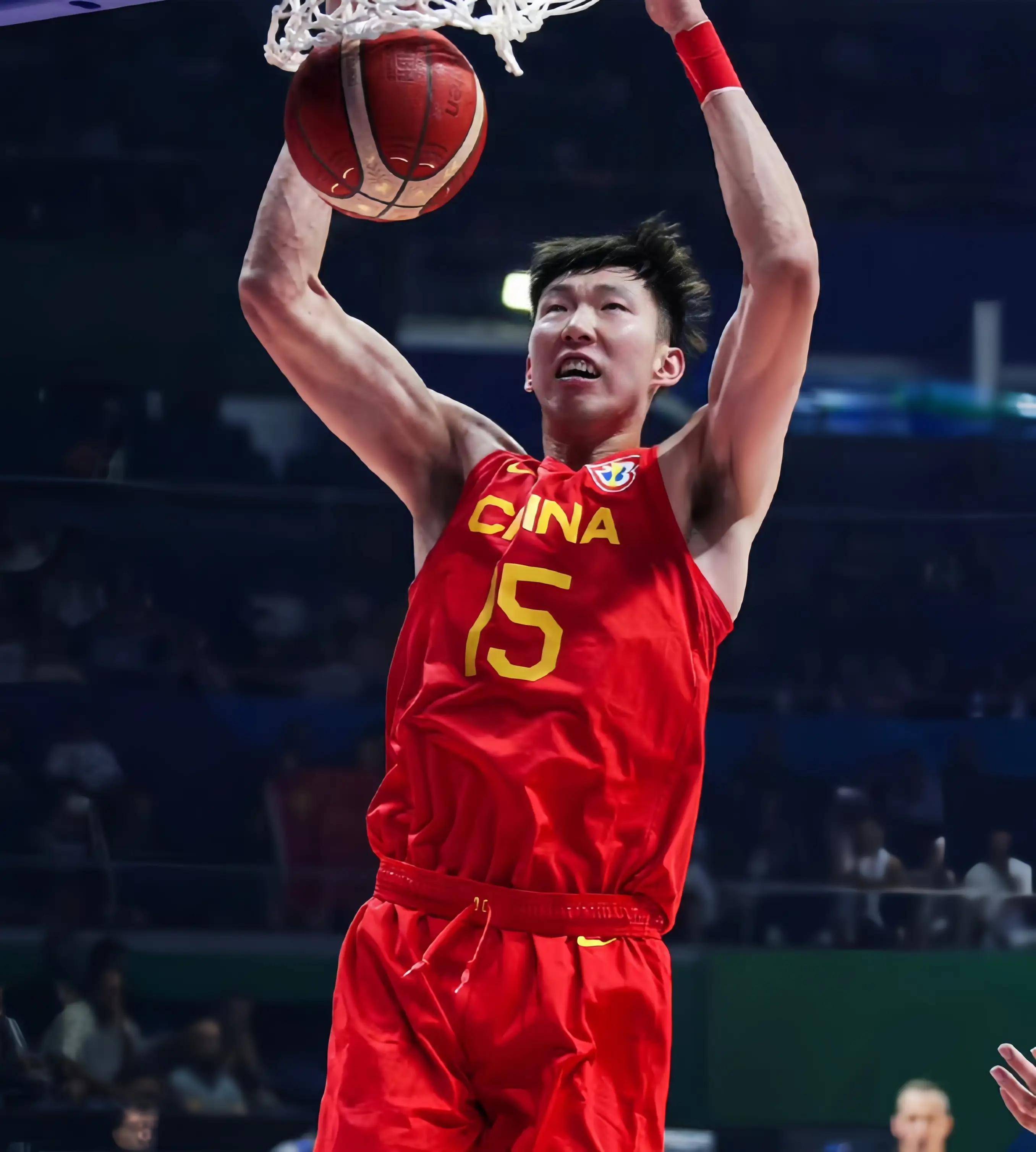 开云APP-四川男篮备战上海队，全员紧张备战关键