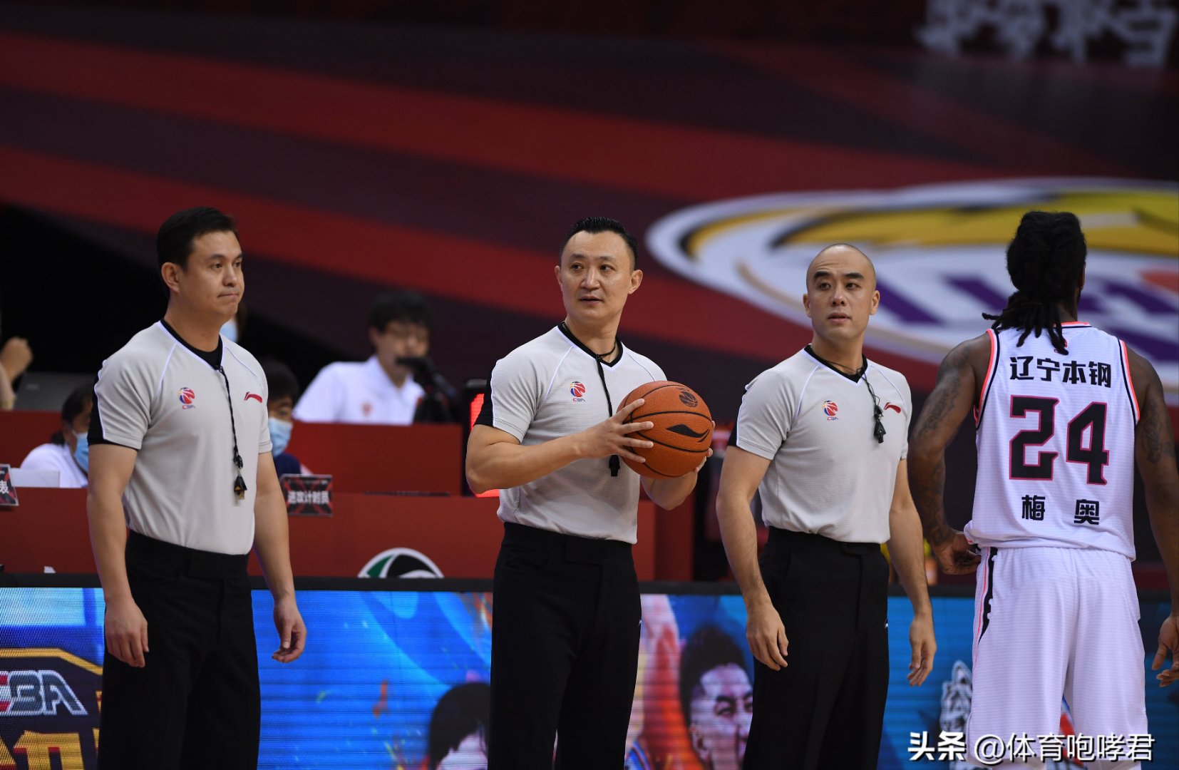 东莞男篮主场逆转浙江男篮获胜 东莞男篮主场逆转浙江男篮获胜