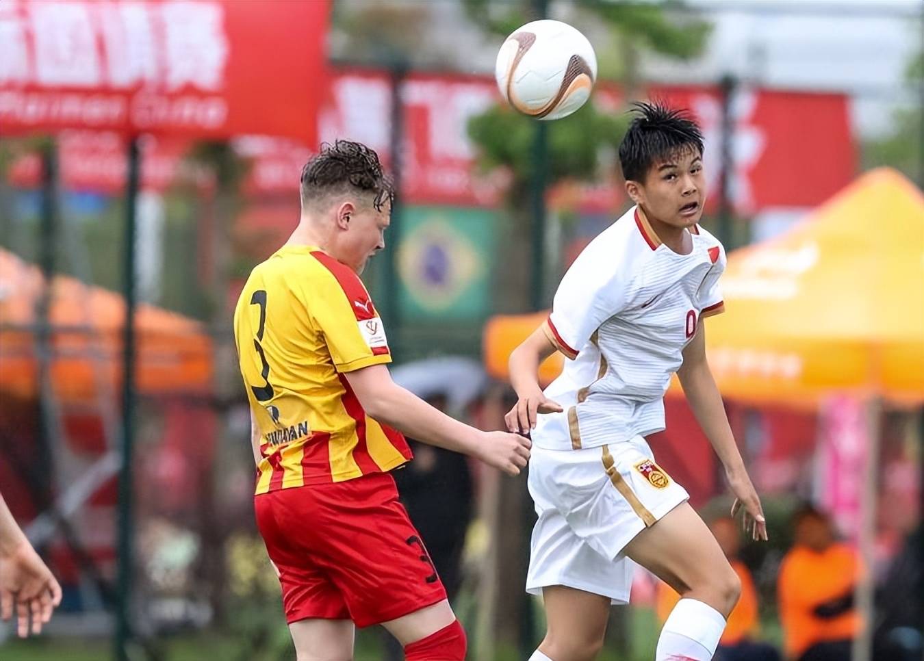 开云体育入口-鲁能客场险胜，保级前景再添一线希望