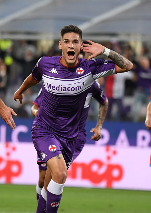 那不勒斯客场逆转佛罗伦萨,豪取三分的简单介绍 那不勒斯客场逆转佛罗伦萨,豪取三分的简单介绍