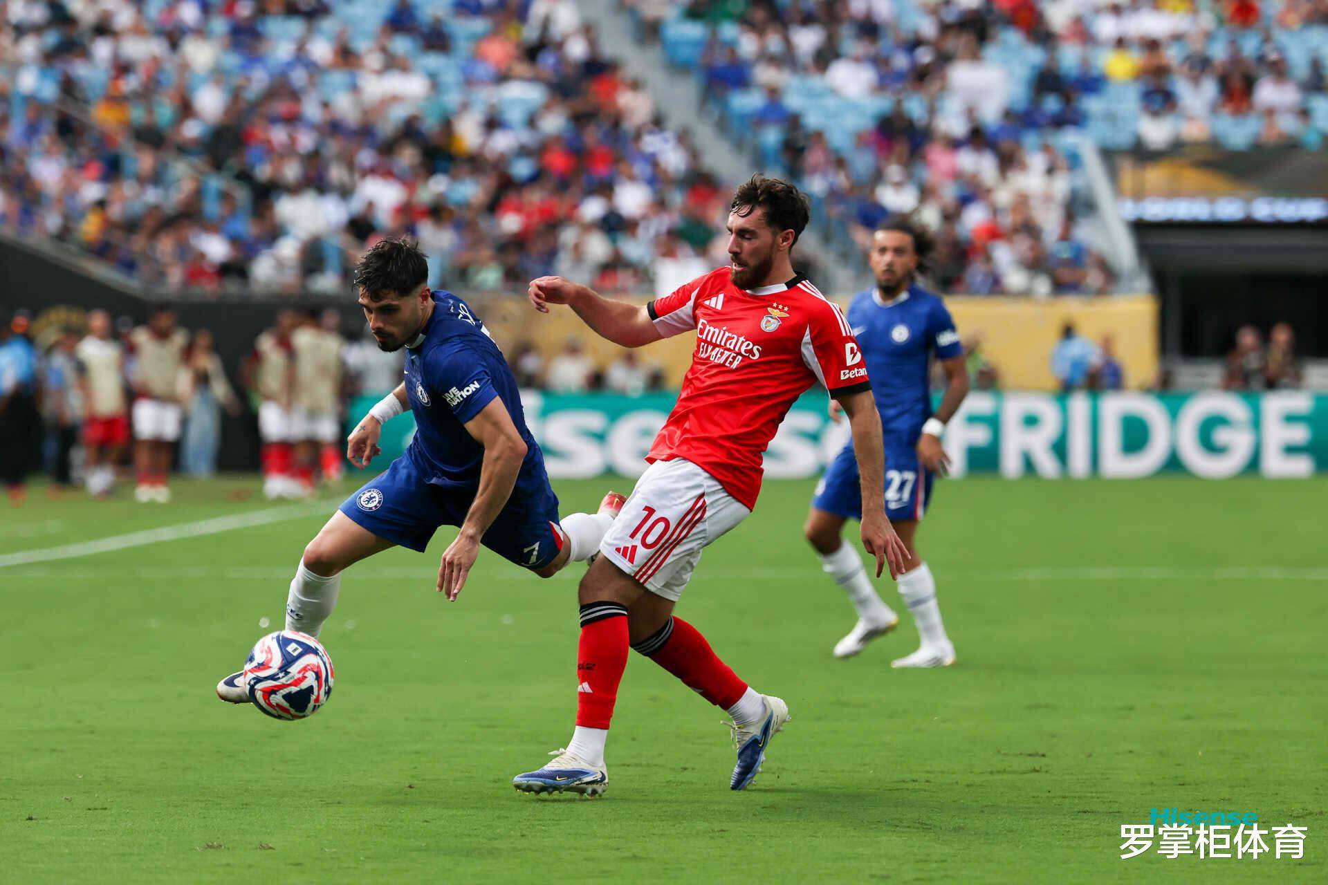 柏林赫塔客场爆冷击败拜仁慕尼黑,引领冲击区 柏林赫塔客场爆冷击败拜仁慕尼黑,引领冲击区