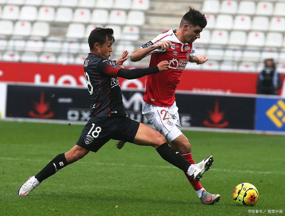 开云体育在线-斯特拉斯堡球员技术精湛，备战欧联杯冠军气息