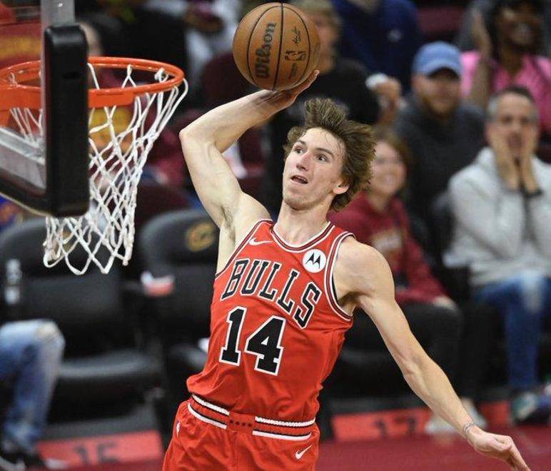 开云官网-公牛主场迎战获胜，扎克-拉文连续两场表现抢眼的简单介绍