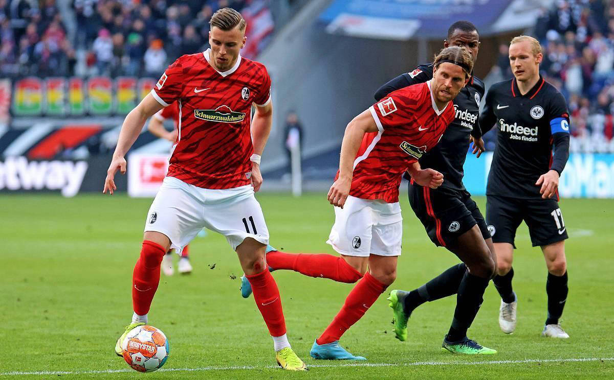 开云体育入口-弗赖堡实现惊人连胜，成为夺冠黑马