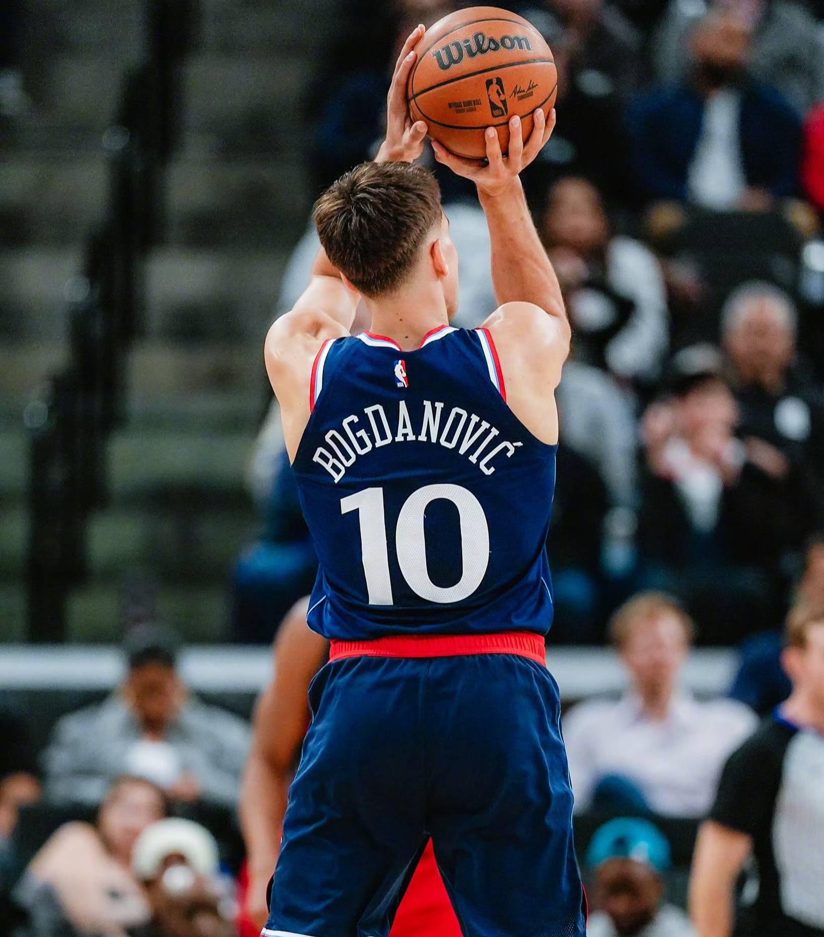 开拓者主场力克鹈鹕,豪取七连胜 开拓者主场力克鹈鹕,豪取七连胜