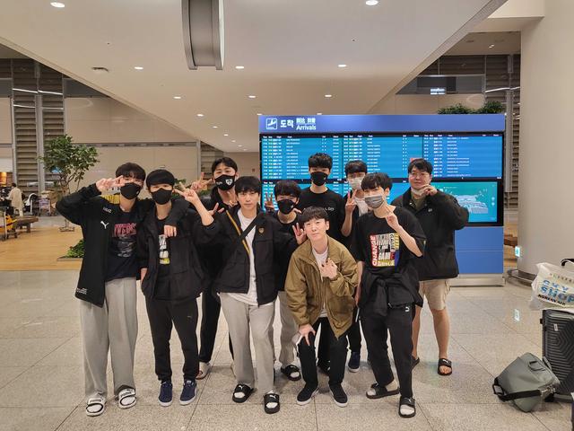 包含NS力克DRX,Viper团战一打五顶尖较量成都决赛之夜,让粉丝疯狂欢呼的词条 包含NS力克DRX,Viper团战一打五顶尖较量成都决赛之夜,让粉丝疯狂欢呼的词条