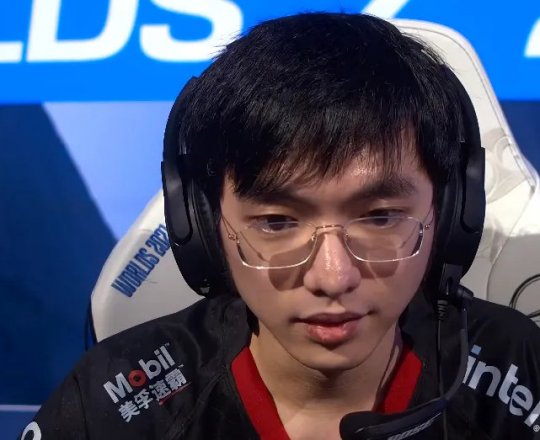 开云体育中国-LGD横扫EDG，Jankos拿下关键大龙顶尖较量八强赛，锁定晋级资格