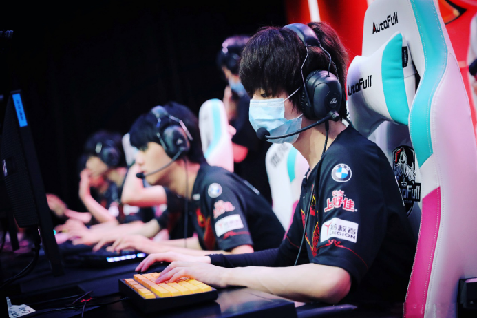 开云体育-包含FLY血洗NS,Peanut操刀奇招英雄翻盘焦点之战淘汰赛,点燃全场激情的词条