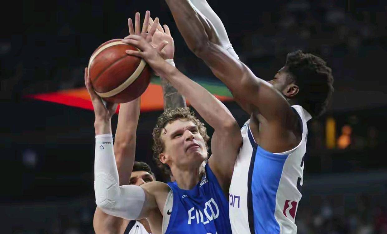 开云体育中国-雄鹿队大胜76人，字母哥砍下三双的简单介绍