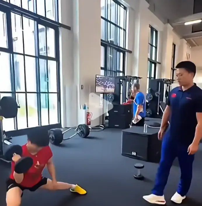 开云体育入口-乒乓球选手状态神勇，备战全力冲刺