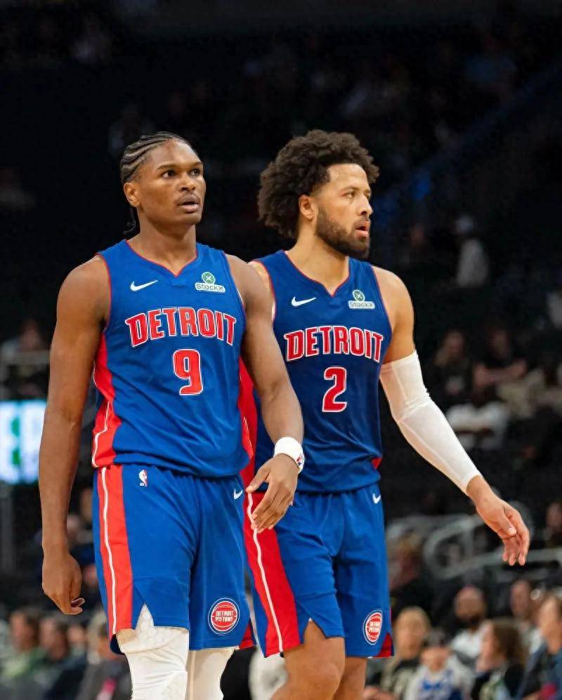 包含活塞球队战绩喜人,球迷期待他们冲击季后赛的词条 包含活塞球队战绩喜人,球迷期待他们冲击季后赛的词条