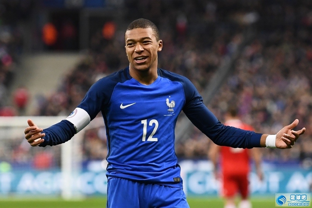 法国队险胜印度队，黄鸭组合点燃赛场