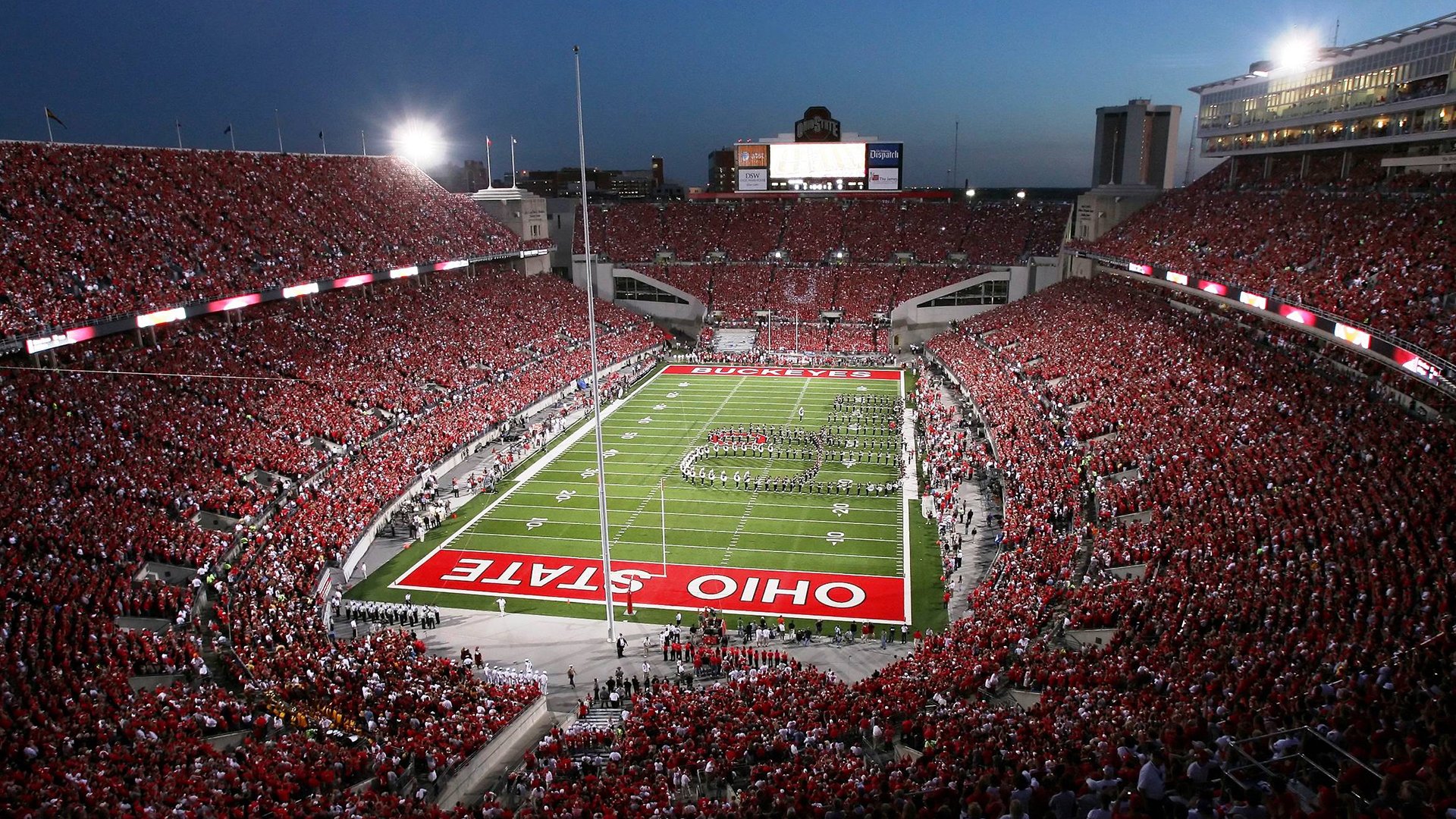 开云体育官方网站-慈善之夜，当马赛蓝遇见乌克兰黄，贝林厄姆的队长袖标与不熄的灯火