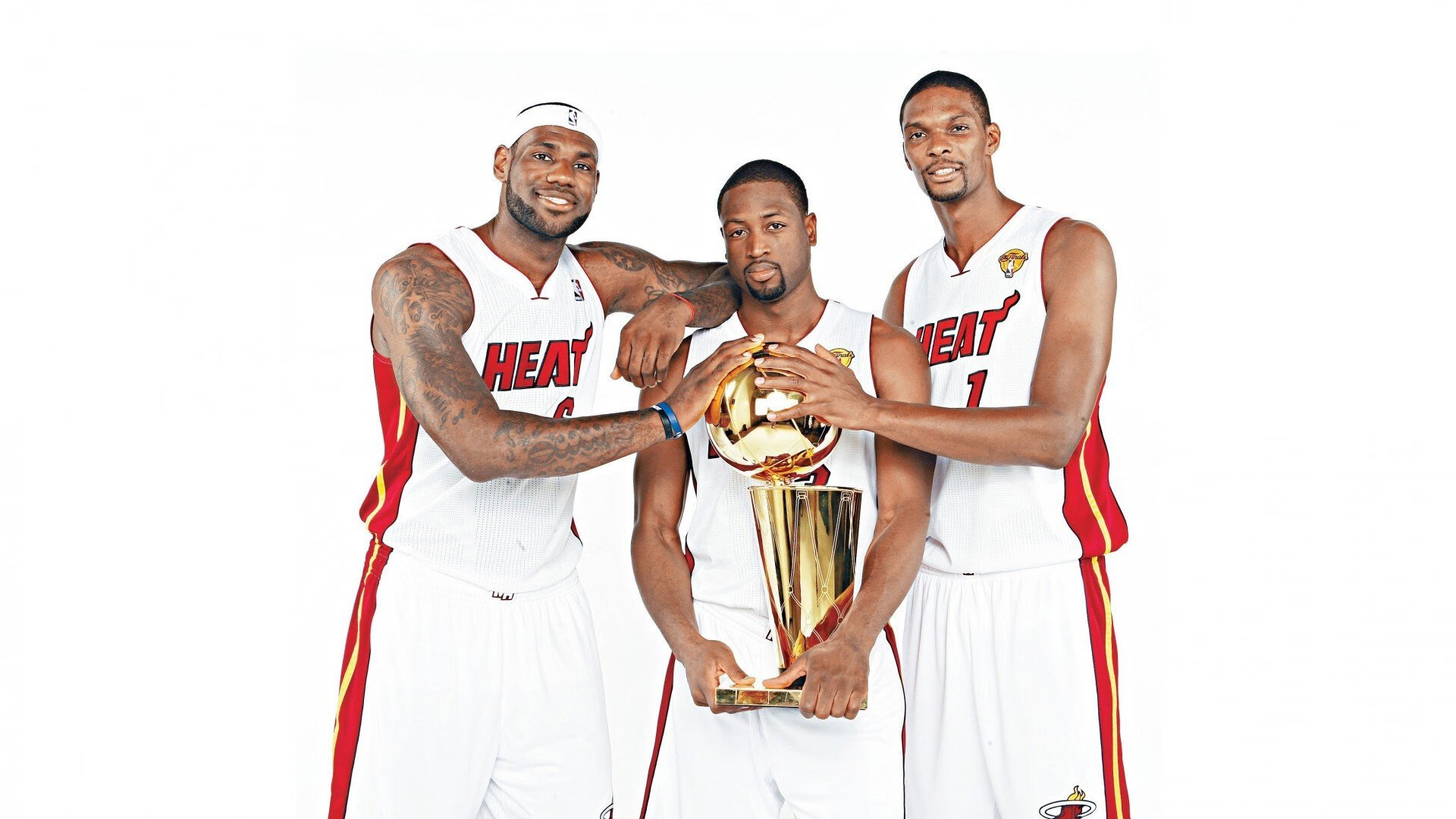 速度与激情的双城记，引擎轰鸣与篮网震颤下的体育史诗